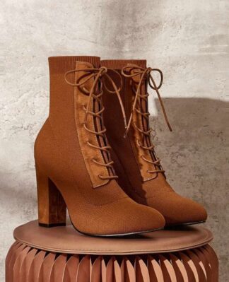 Bota de meia marrom cano curto