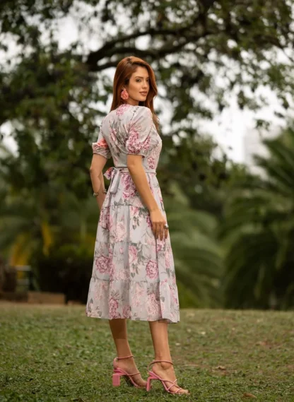 VESTIDO FLORAL EM TECIDO CHIFFON TOQUE DE SEDA EDUARDA - JANY PIM - Imagem 2