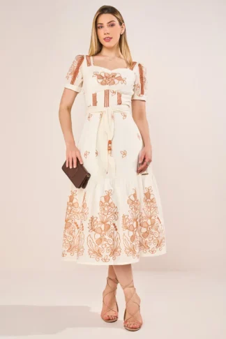 Vestido Caramelo Com Bordado E Guipir Godê Midi Fascinius