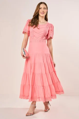 Vestido Coral Com Guipir E Babados Evasê Midi Fascinius