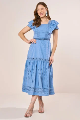 Vestido Azul Delavê Em Laise Com Guipir E Babados Evasê Midi Fascinius