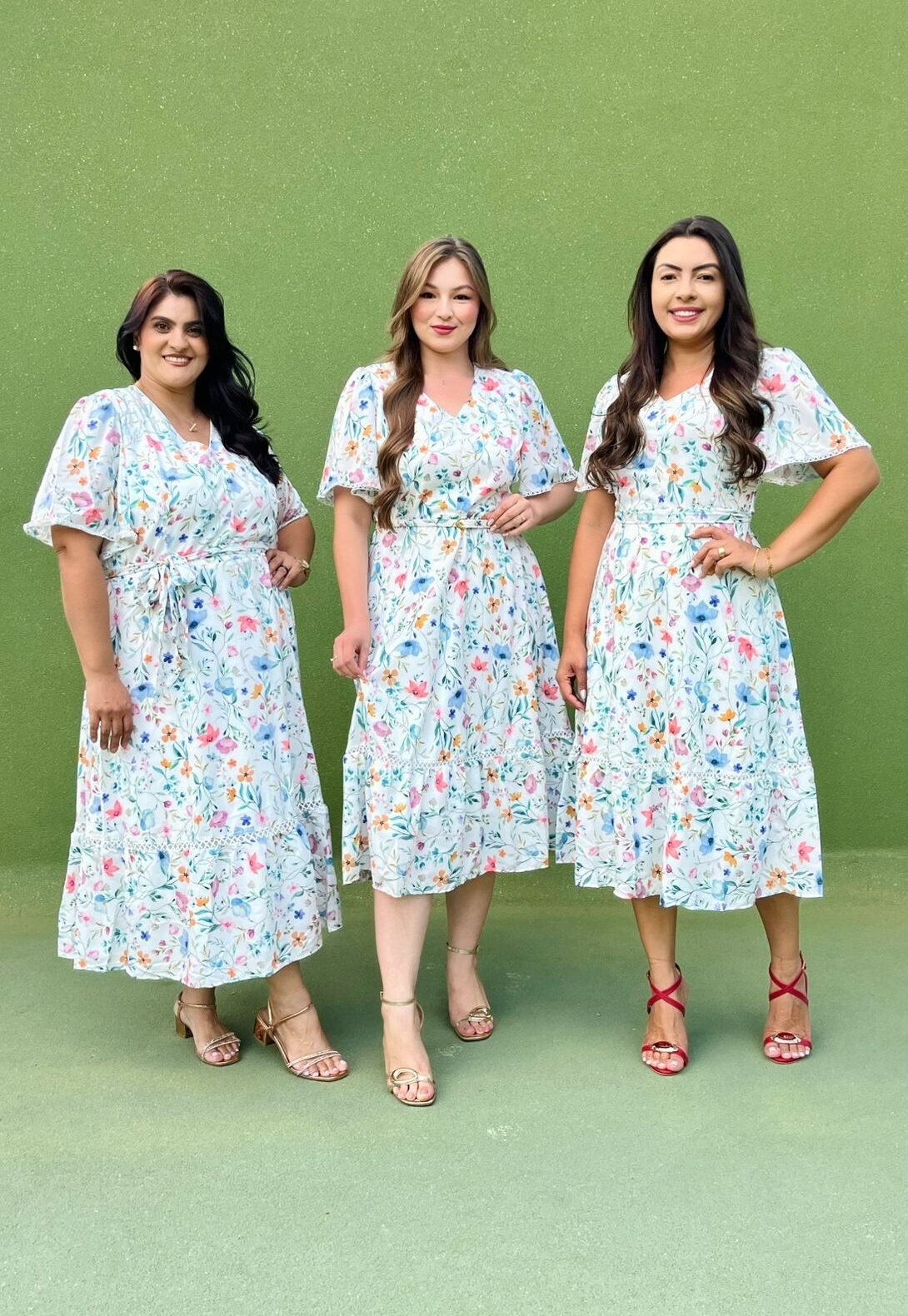 811206 VESTIDO DE CREPE ESTAMPADO COM AVIAMENTO E FAIXA - Laura Rosa
