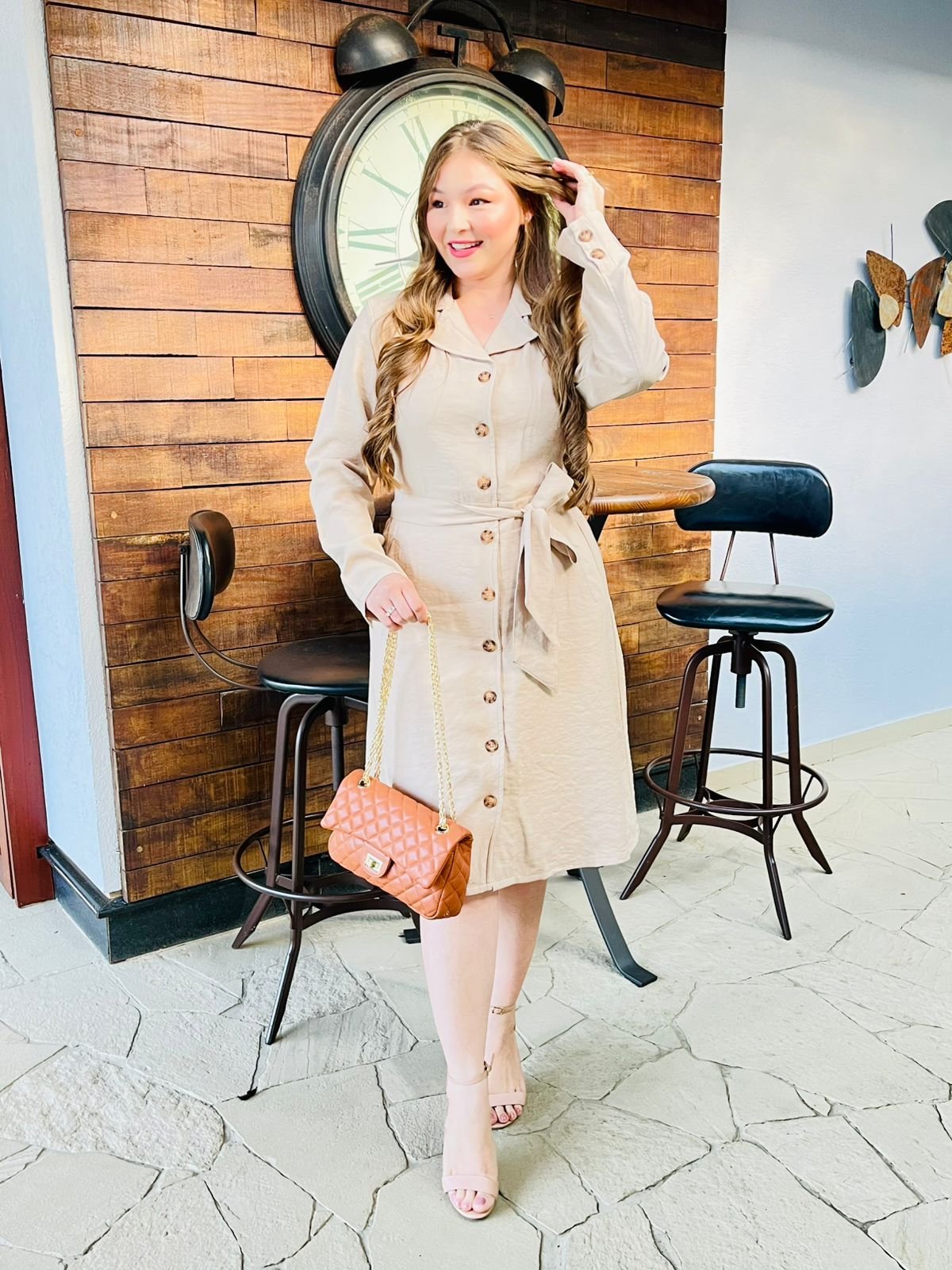 811200 VESTIDO ALFAIATARIA DE VISCOSE COM BOTÕES QUAKER - Laura Rosa - Imagem 4