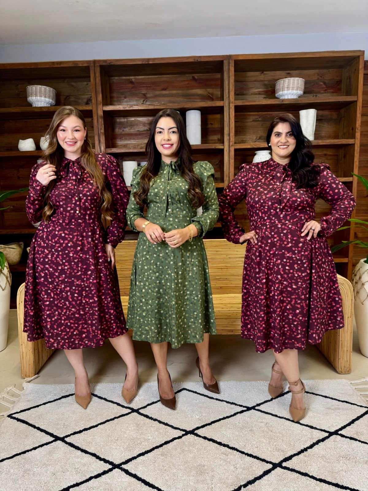 811177 VESTIDO TECIDO CREPE ESTAMPADO COM LAÇO - Laura Rosa