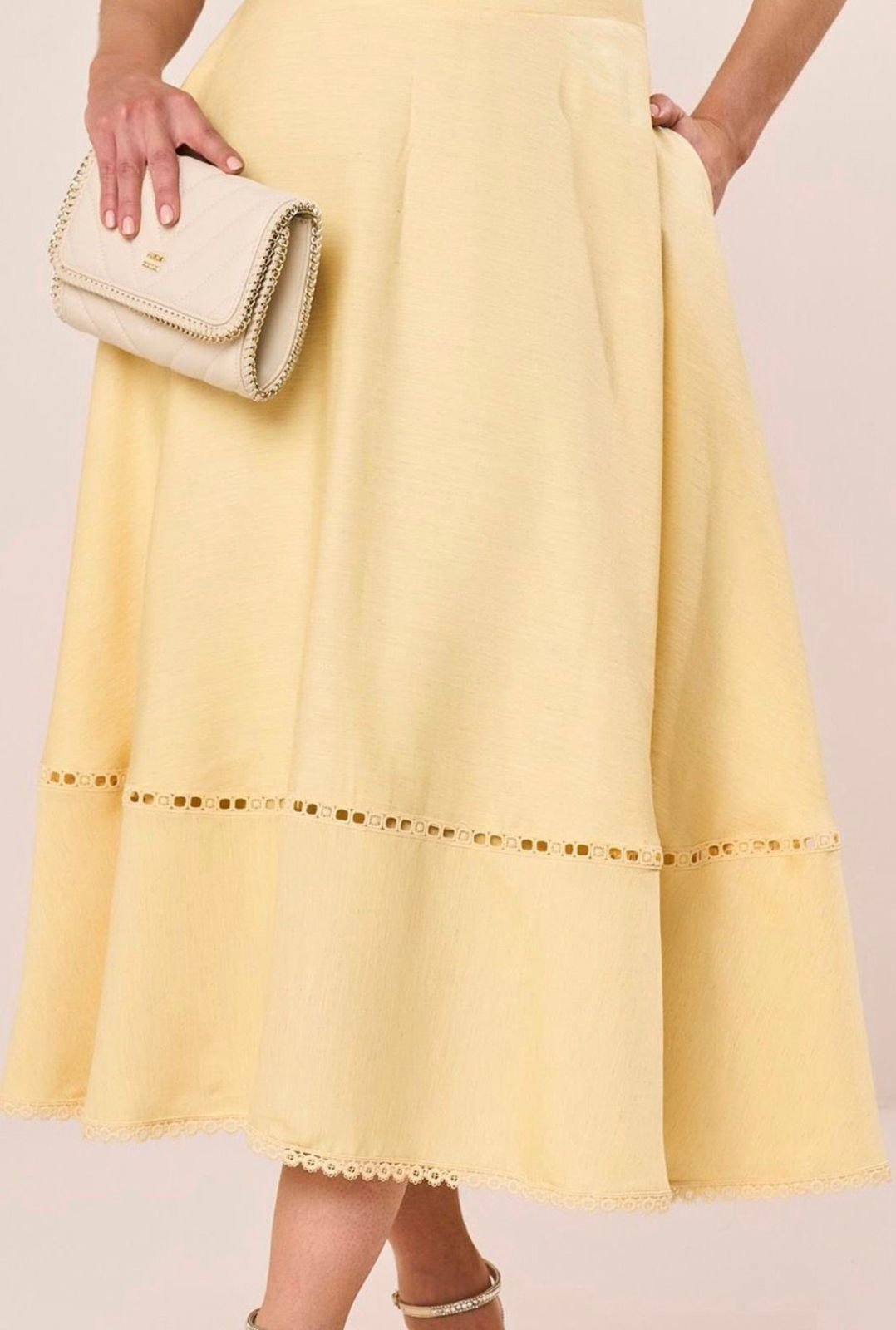 Conjunto Com Bordados Em Pérolas Godê Midi Essenza Fascinius - Imagem 2