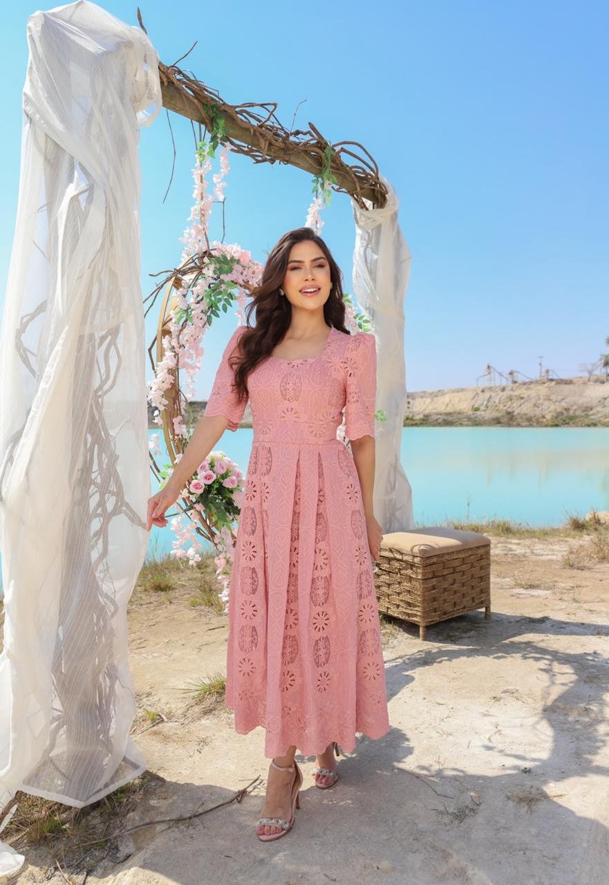 Vestido de lasie com bordados midi - Imagem 3