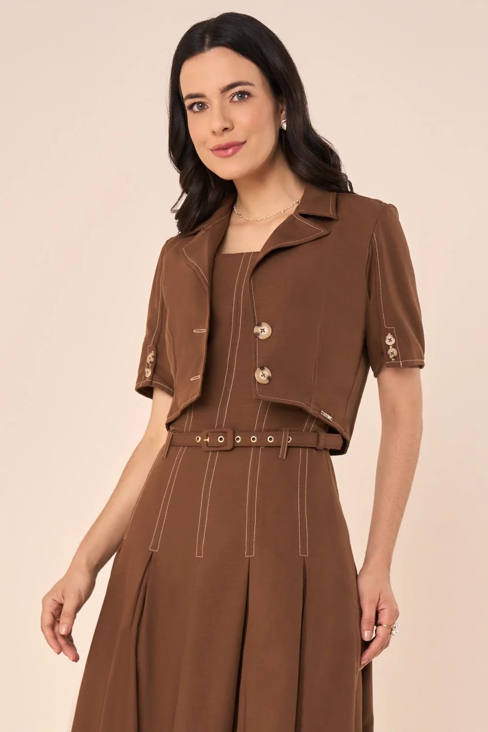 Vestido Midi Marrom de Alfaiataria com Jaqueta Cropped - Fascinius - Imagem 5