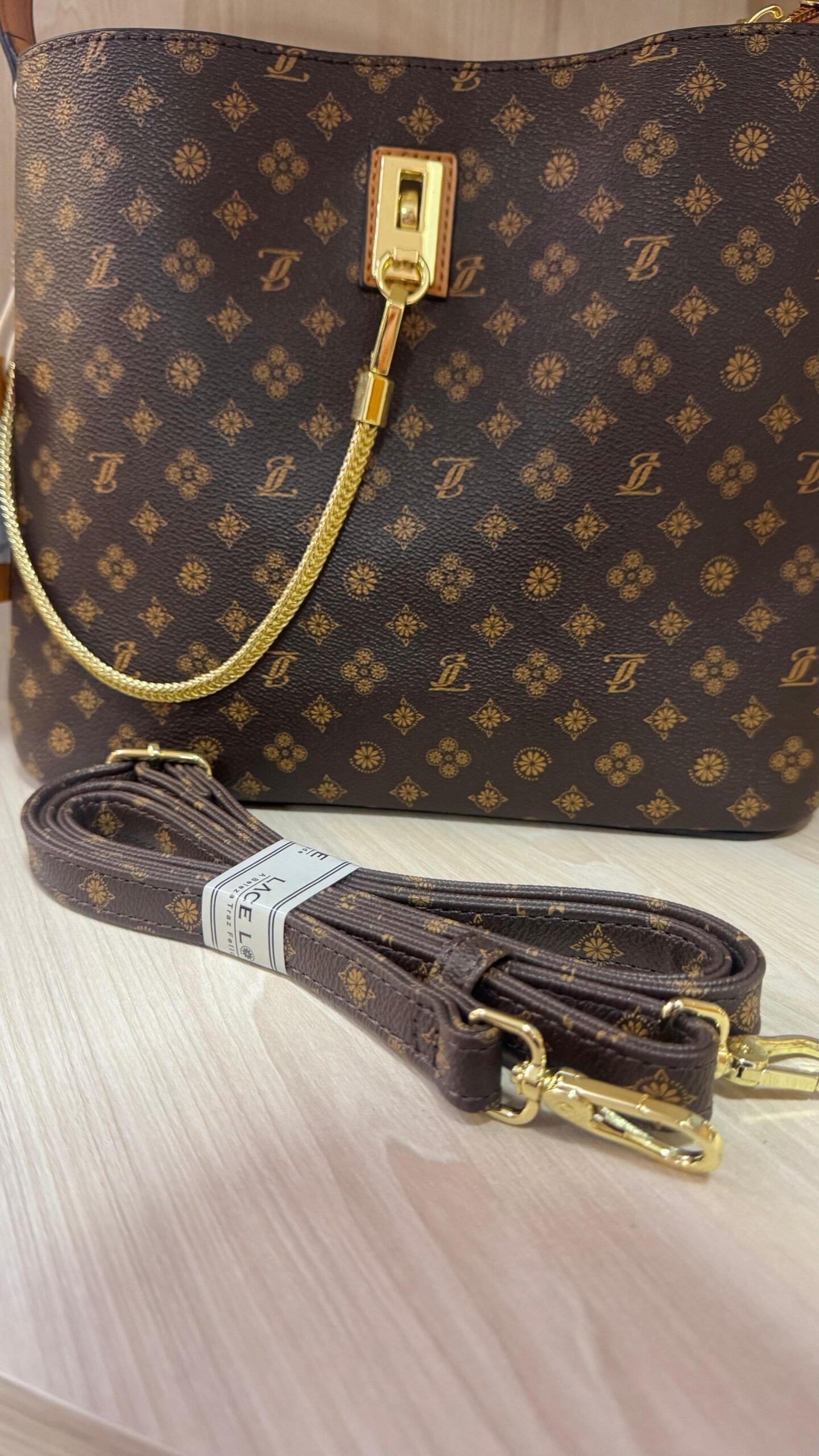 Bolsa média de couro sintético - Imagem 3