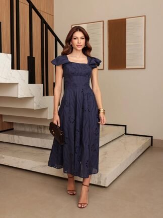Vestido Feminino Mídi em Laise com Decote Quadrado e Babados - Doce Maria