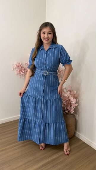 Vestido chemise longo com cinto e botões funcionais